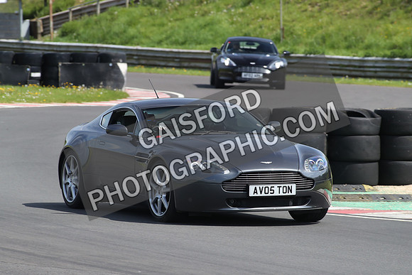 Aston Martin 1040