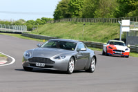 Aston Martin 0406