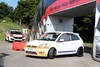 ( 32 ) Ford Focus white with orange