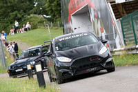 ( Black ford focus )