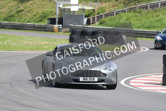 Aston Martin 1085