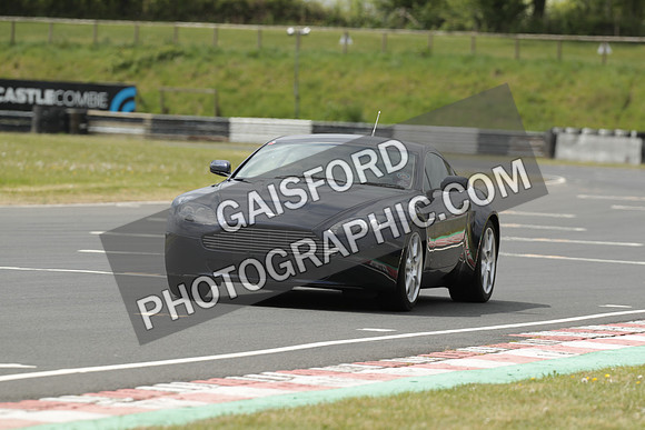 ASTON 1040