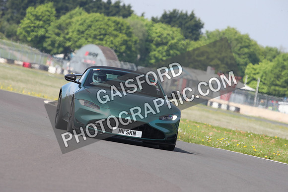 Aston Martin 0592