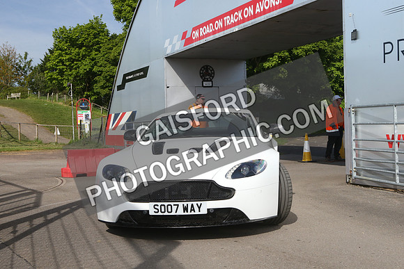 Aston Martin 0010