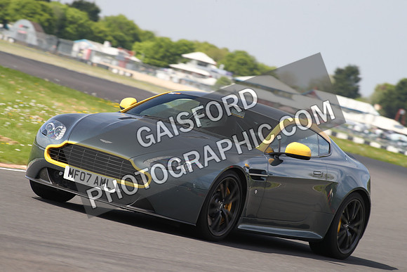 Aston Martin 1004