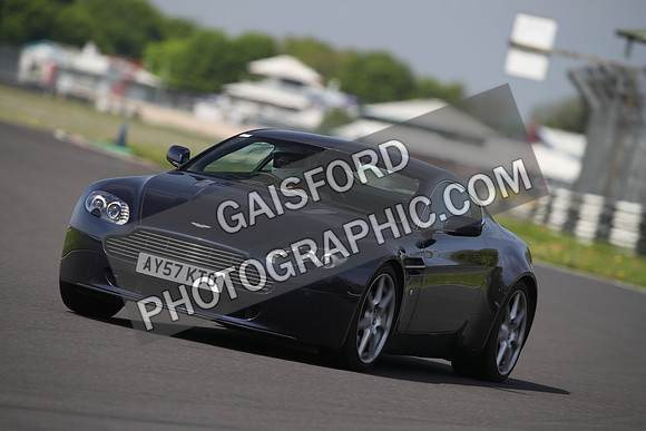 Aston Martin 0910