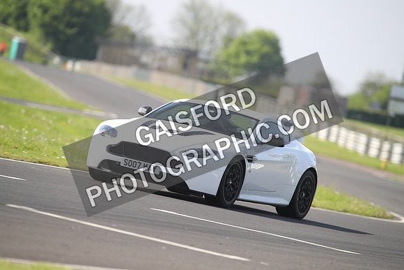 Aston Martin 0681