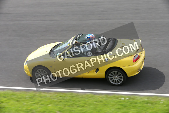 MGs on track 0920