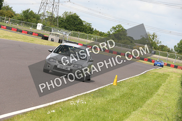 MGs on track 0904