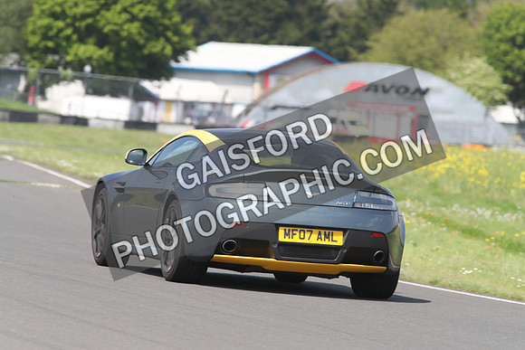 Aston Martin 1366